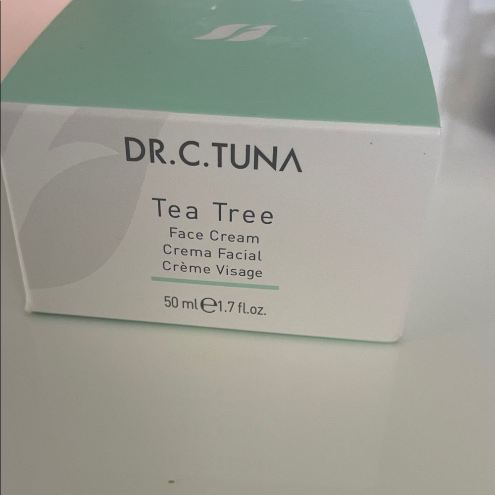 Farmasi Dr. C. Tuna Tea Tree Face Cream - White and Green
